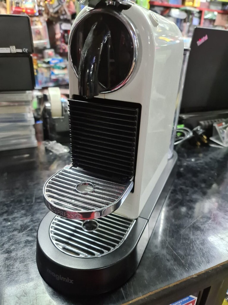 Nespresso Magimix Citiz Coffee Machine 